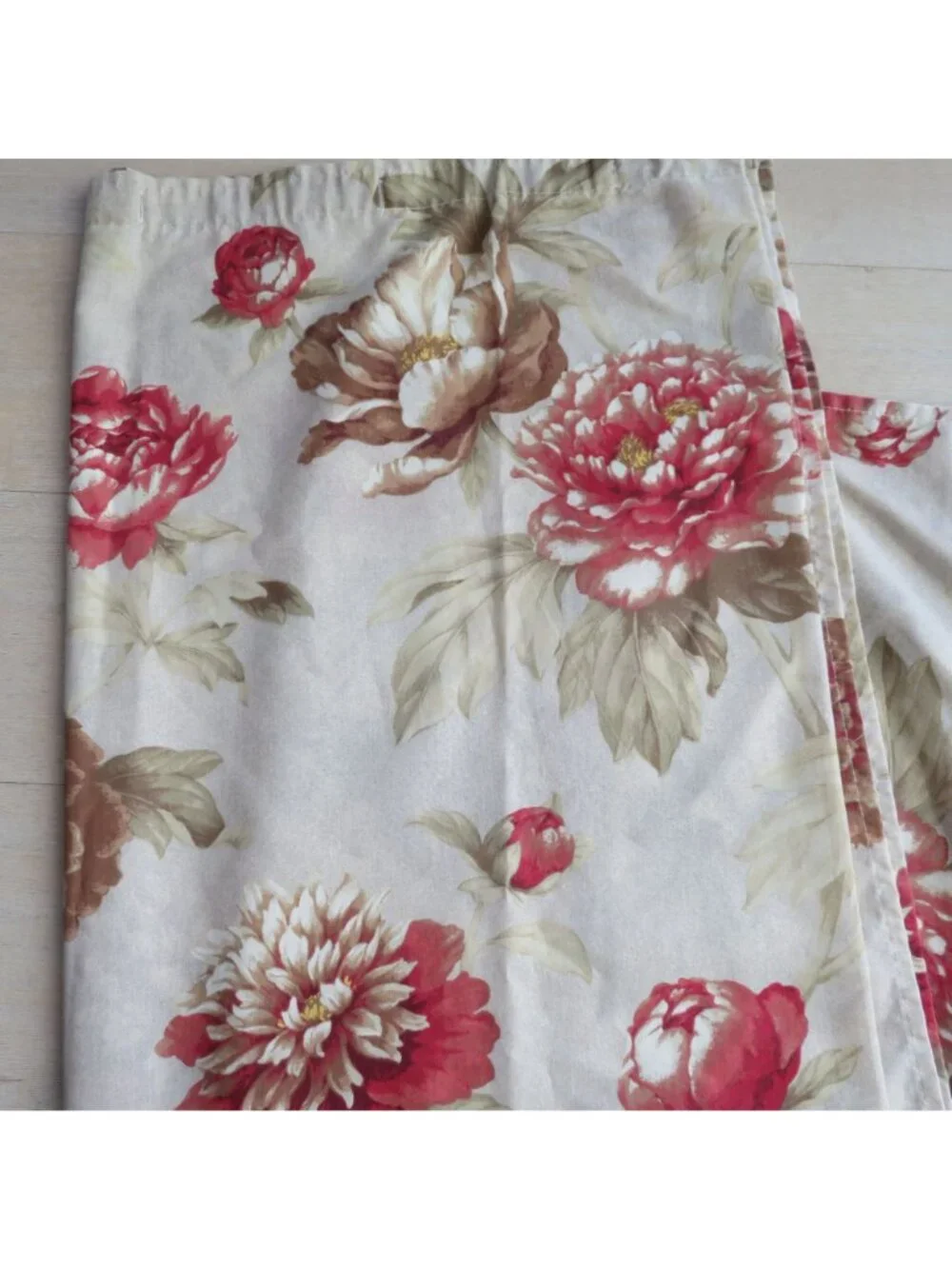 Vintage Floral Fabric Shower Curtain Beige Red 68